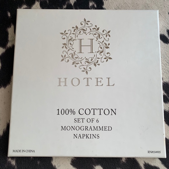 MONOGRAMMED LETTER “T” NWOT NAPKINS SET OF 6 - Picture 2 of 3